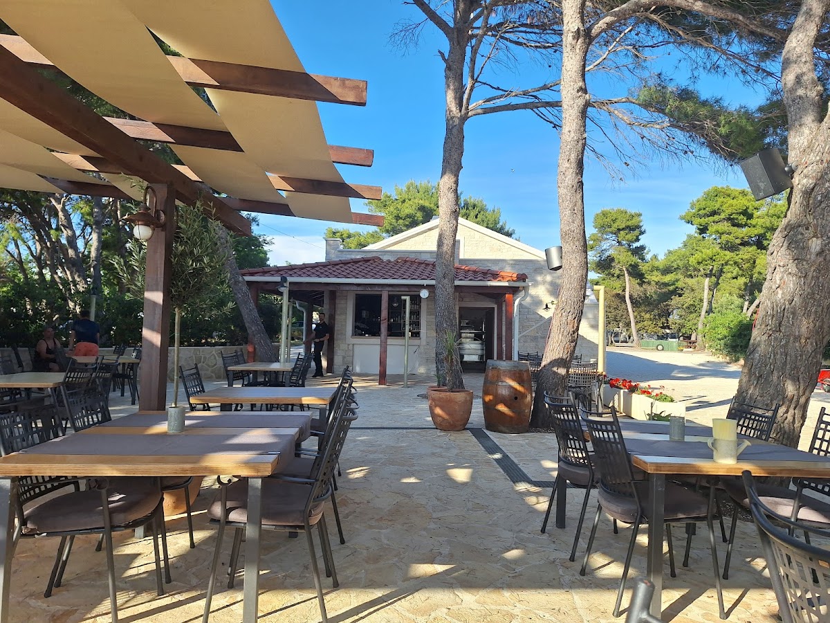 Restoran Momi