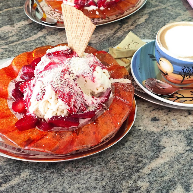 Spaghetti Eis Mit Frischen Erdbeeren