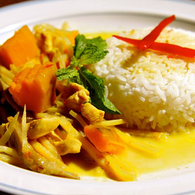 Yellow Curry with Rice