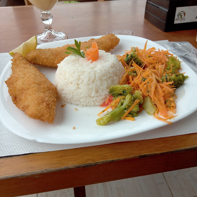 Arroz Filé de Peixe E Legumes Na Manteiga