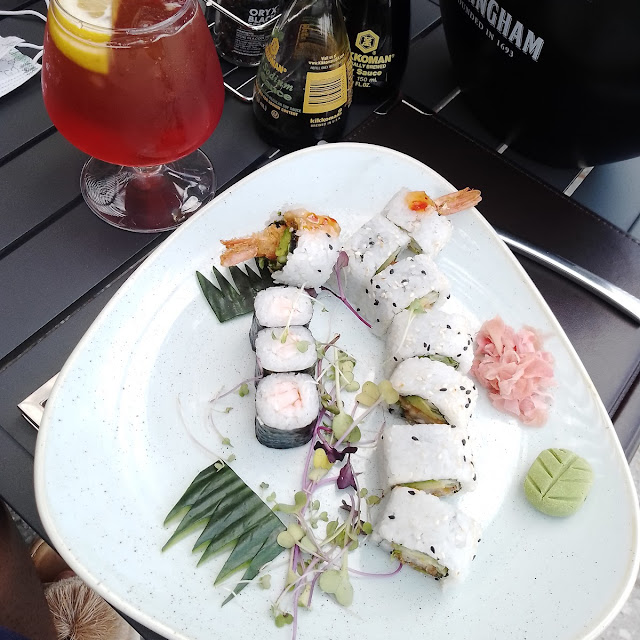 Salmon Maki & Tempura Prawn Carlifonia Rolls