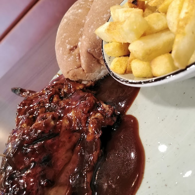 1 4 Chicken Chips and Roll R39 00