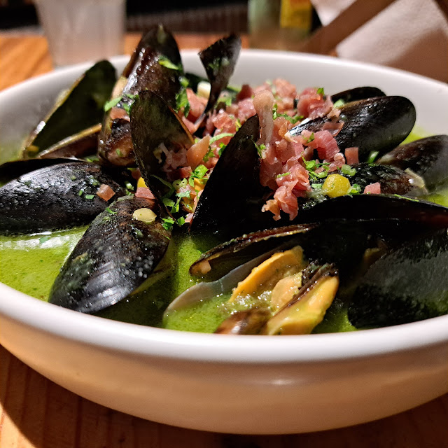 Mejillones Al Vino Blanco Con Salsa Toque de Antonio Super