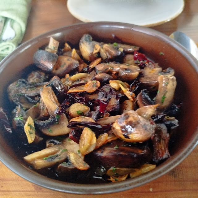 Champiñones Al Ajillo