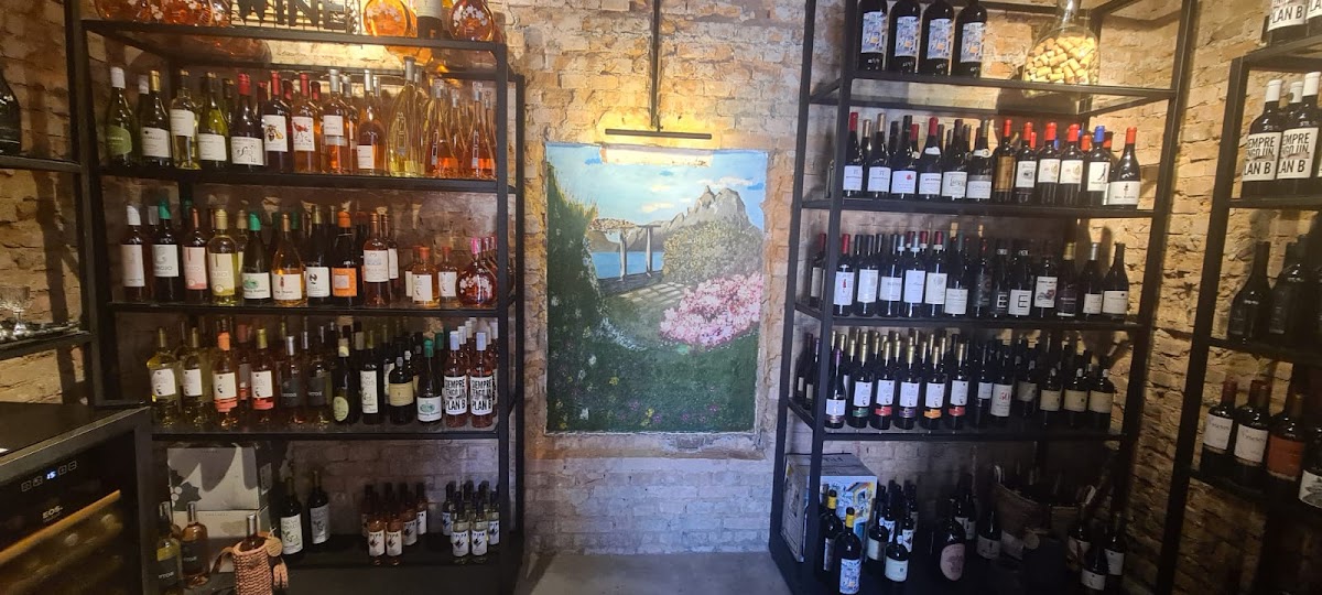 Santas Emporio e Vinhos