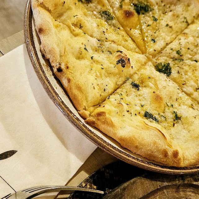 Garlic Bread with chees3