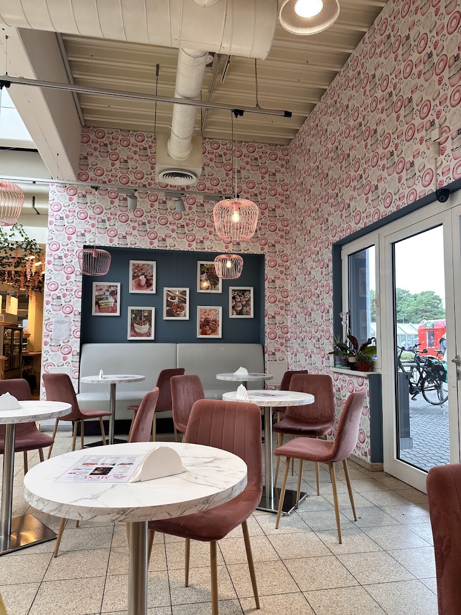 Costa Cafe
