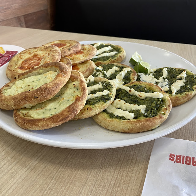 Esfihas de Espinafre Queijo E Italianinha