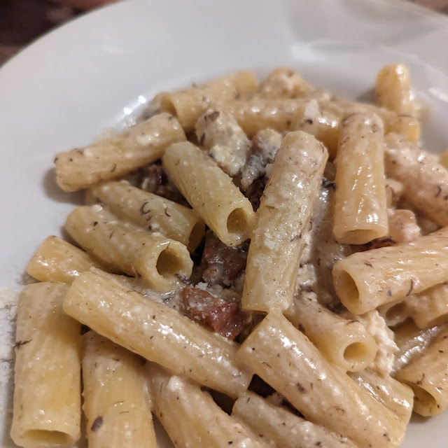 Maccheroni Alla Gricia Con Salsa Al Tartufo Nero