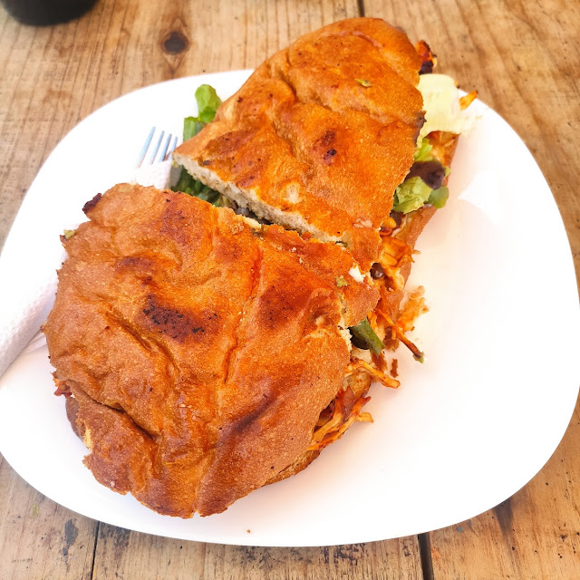 Torta de Tinga de Pollo
