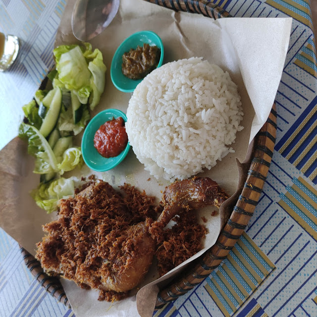 Nasi Ayam Penyet