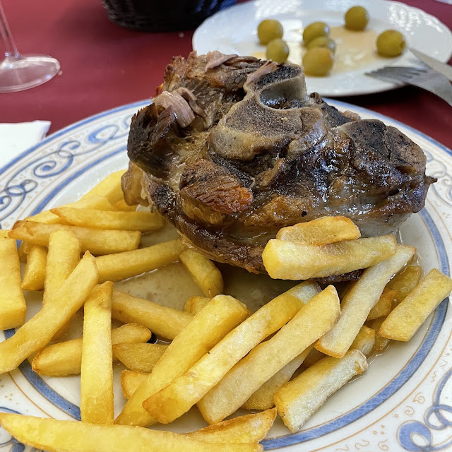 Cabezá de Cabrito Asada Con Patatas