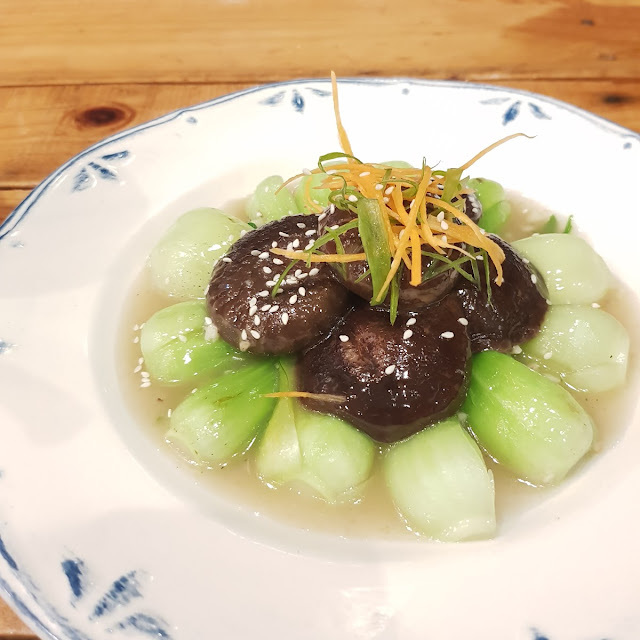 Steamed Mushroom & Bak Choi with Garlic Sauce