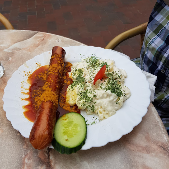 Currywurst Mit Kartoffelsalat