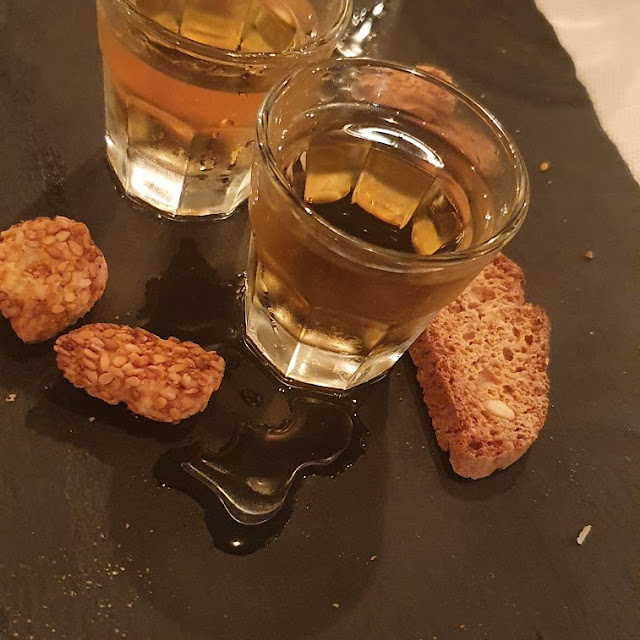 Grappa Con Biscottini X Digestivo