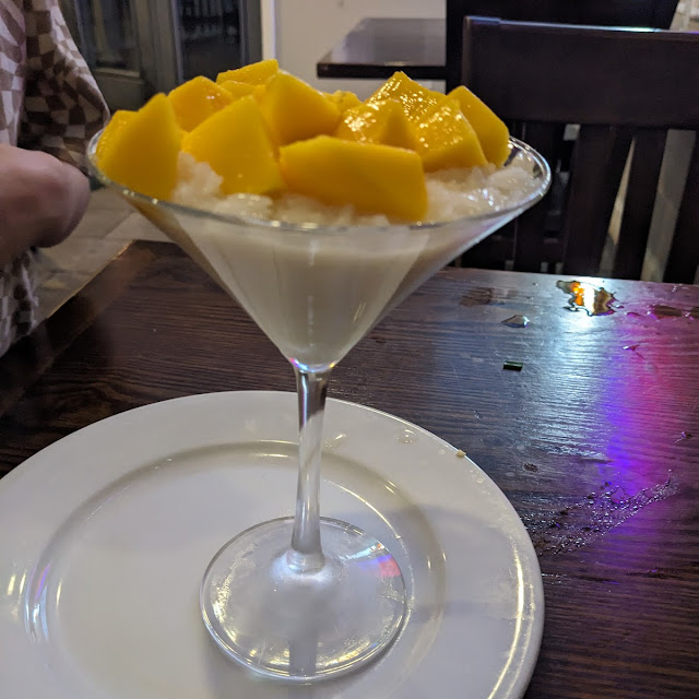 Sweet Mango with Sticky Rice