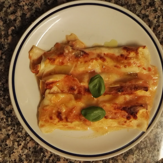 Cannelloni Di Ricotta E Spinaci Al Pomodoro