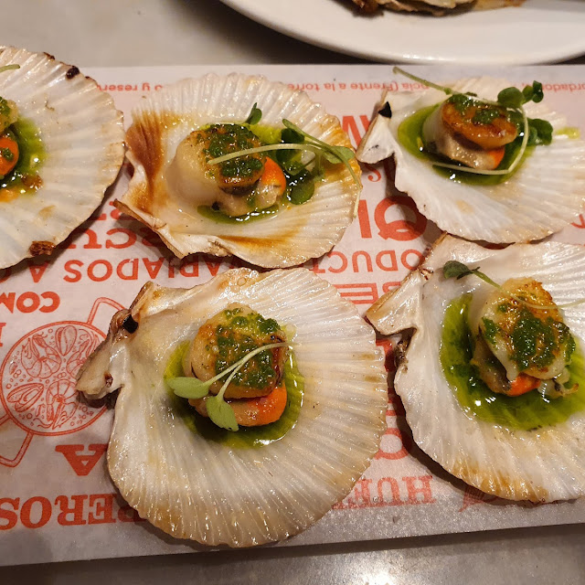 Volandeira Gallega Zamburiñas A la Plancha Con Salsa Mary