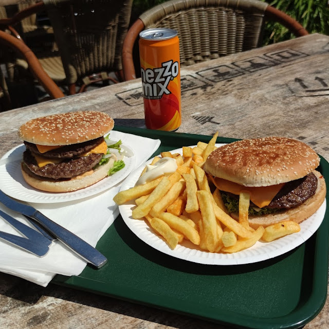 Hamburger Menü Und Doppelt Cheeseburger
