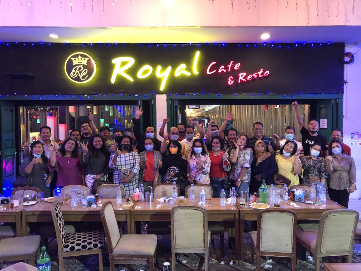 Royal Cafe and Resto