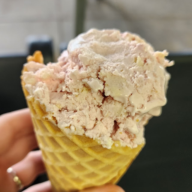 Strawberry Cheesecake Icecream