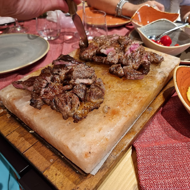 Tagliata Di Manzo A La Pietra Di Sal