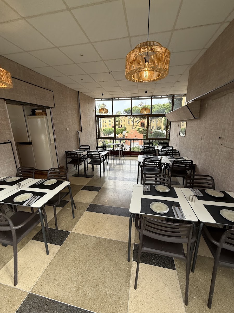 Devine’s Restaurant