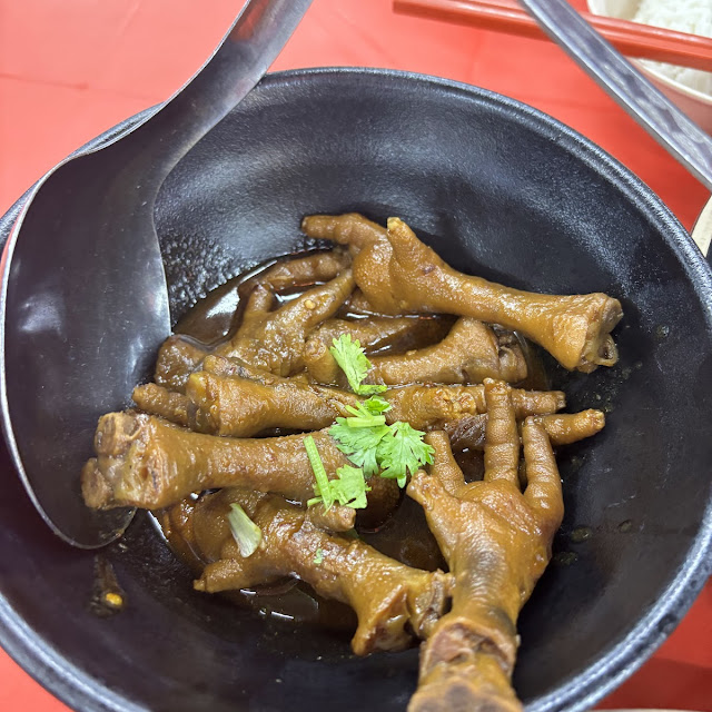 卤鸡脚 chicken feet