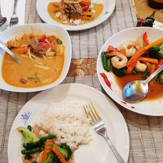 Red Duck Curry & Stir Fry Basil Chilli with Prawns