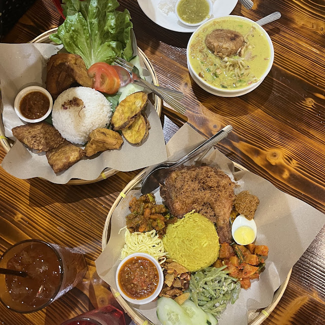 Nasi Kuning Rendang Beef