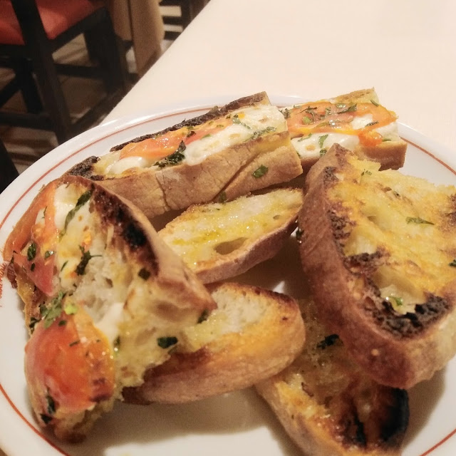 Brot Mit Olivenöl Tomaten Und Mozzarella