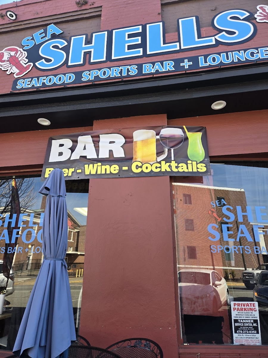 Sea Shells Seafood Sports Bar Lounge