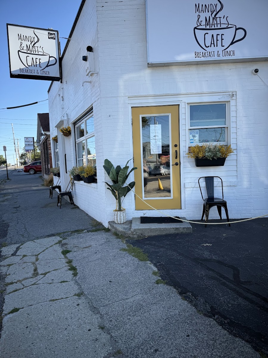 Mandy & Matt's Café