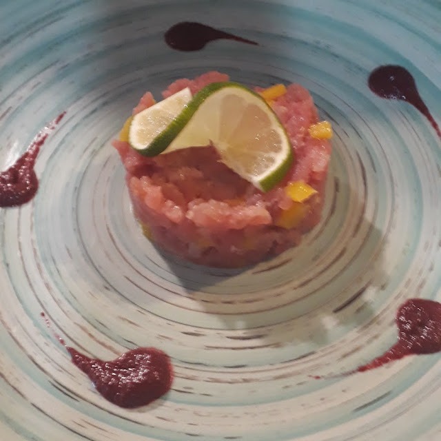 Tartare Di Tonno Con Mango