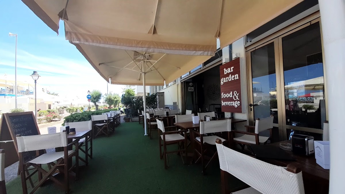 Garden Bar