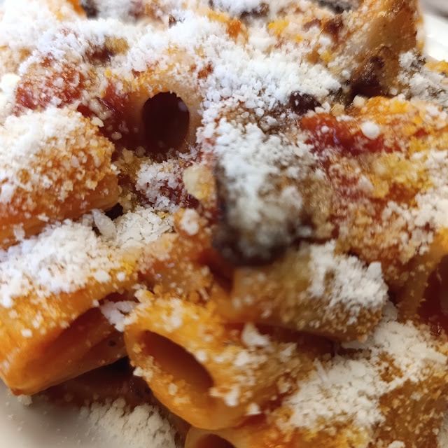 Mezze Maniche All'amatriciana