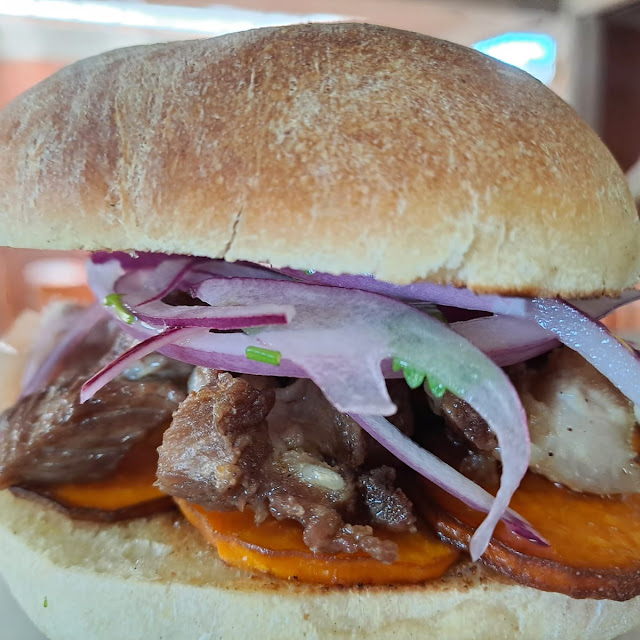 Torta de Chicharrón Estilo Peruano