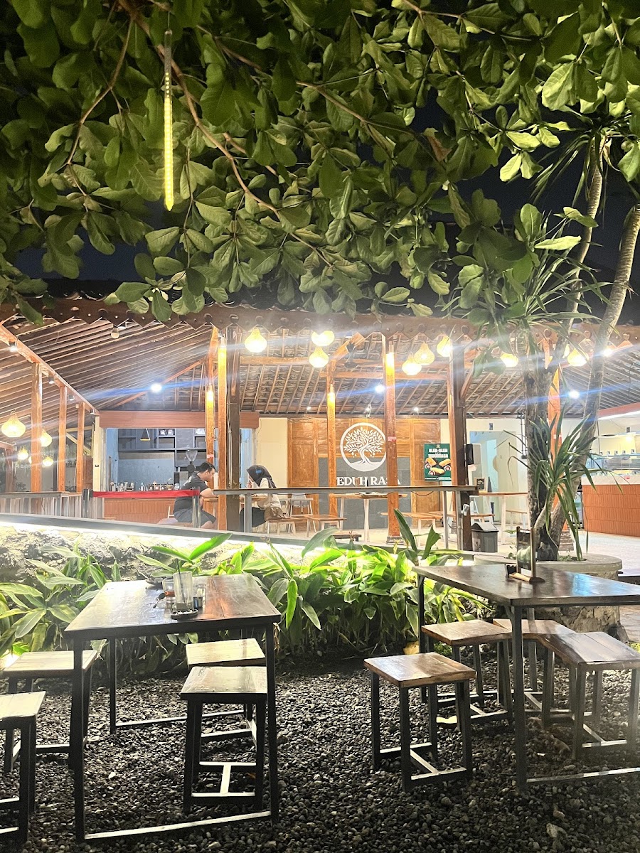 Teduh Rasa Resto & Cafe