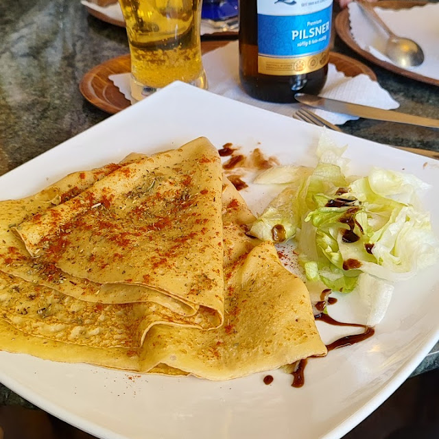 Crepes Mit Verschiedenen Füllungen Im Angebot