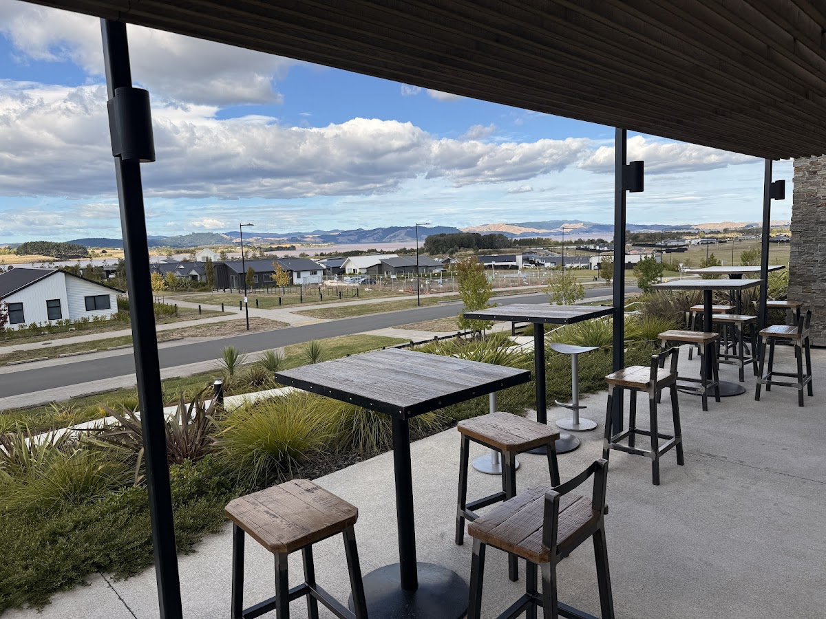 Lakeside Cafe & Restaurant