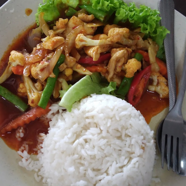 Nasi Ayam Paprik
