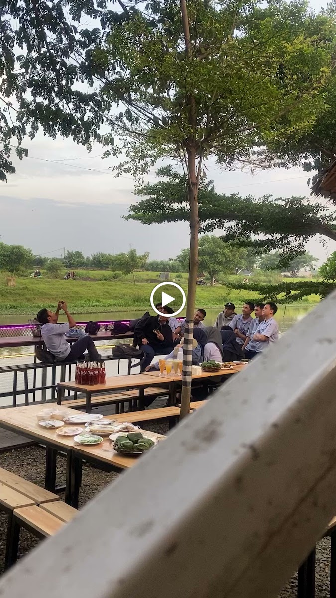 Saung Gokar (Goyang Karawang)