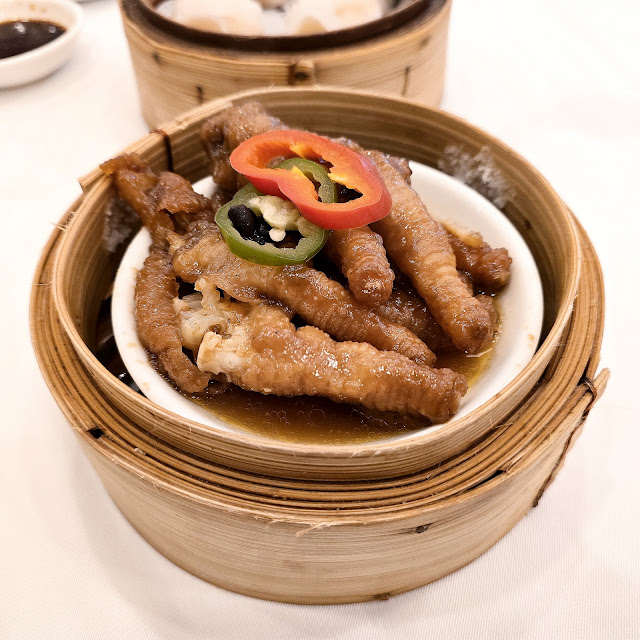 Braised Chicken Feet with Abalone Sauce