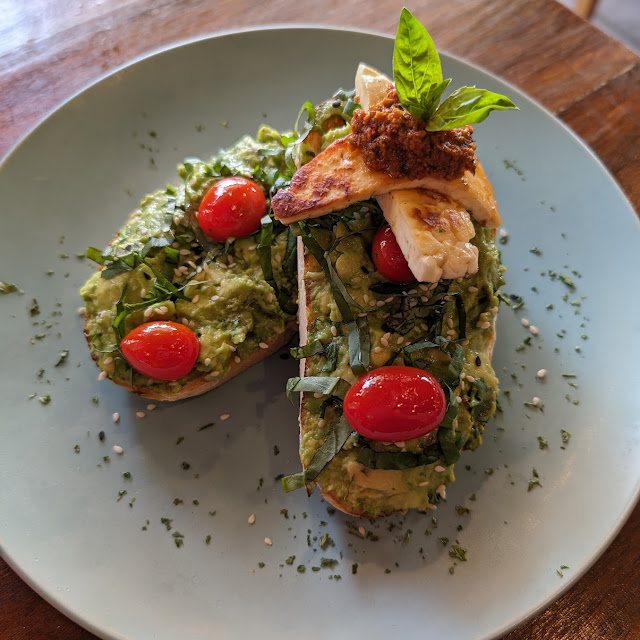 Avocado on Toast w Grilled Tomato Bolo