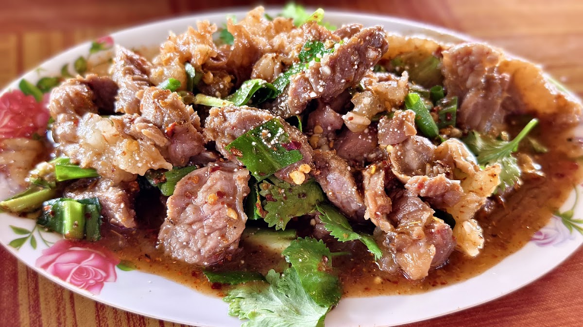 ลุงดา​ ลาบยโส Lung Da Laab Yaso(thon) - Isaan Food