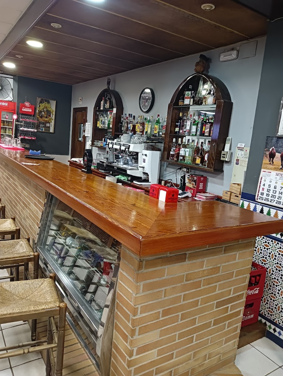 Hussain Restaurant Bar Pizzeria Doner Kebab