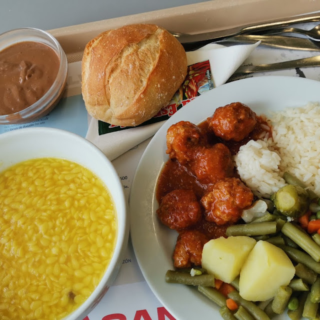 Albóndigas Con Arroz Y Verduras