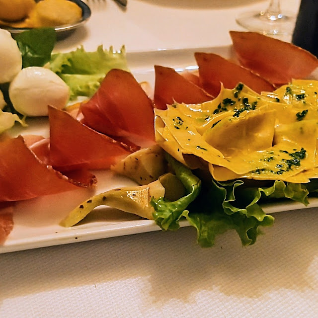 Bufala Carciofi E Crudo