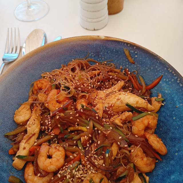 Noodles with Shrimps and Chicken