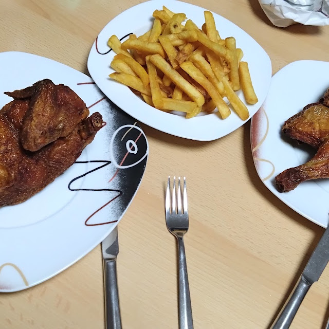 2 Halbe Hähnchen Mit Pommes